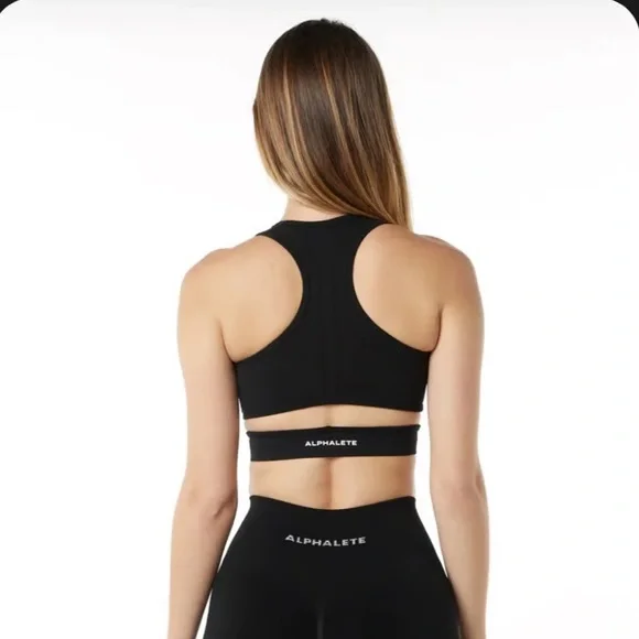 Alphalete amplify stratus bra, black size m - Picture 2 of 4